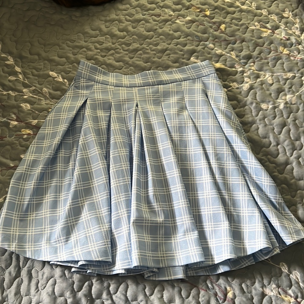 Shein, size XS, light blue pleated skirt with white stripes